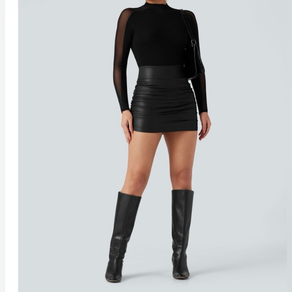 HALARA MINI SKIRT
